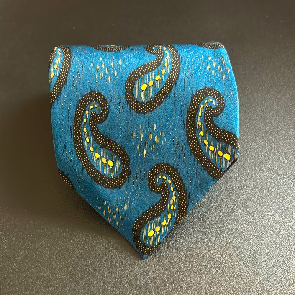 Barneys New York Men Tie 100% Silk